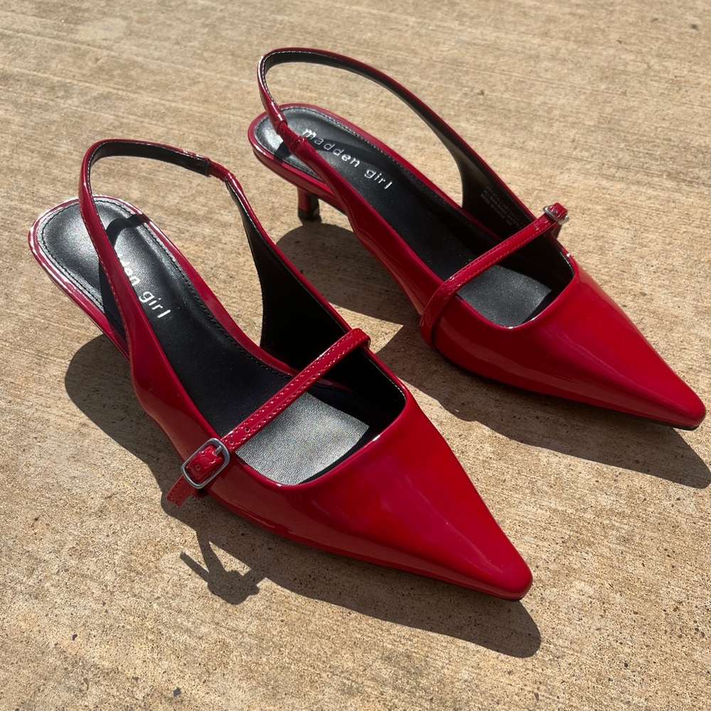NWOT Steve Madden. 7.5 Krystall Slingback Kitten-Heel Pumps